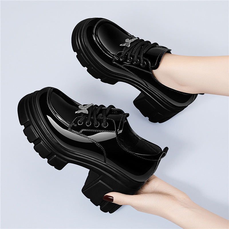 1 pair of black shoes, 1 pair of beige shoes all size 39-6 16 41 18 10