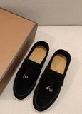 2 pair of shoes size 38-7 43 30 25 59